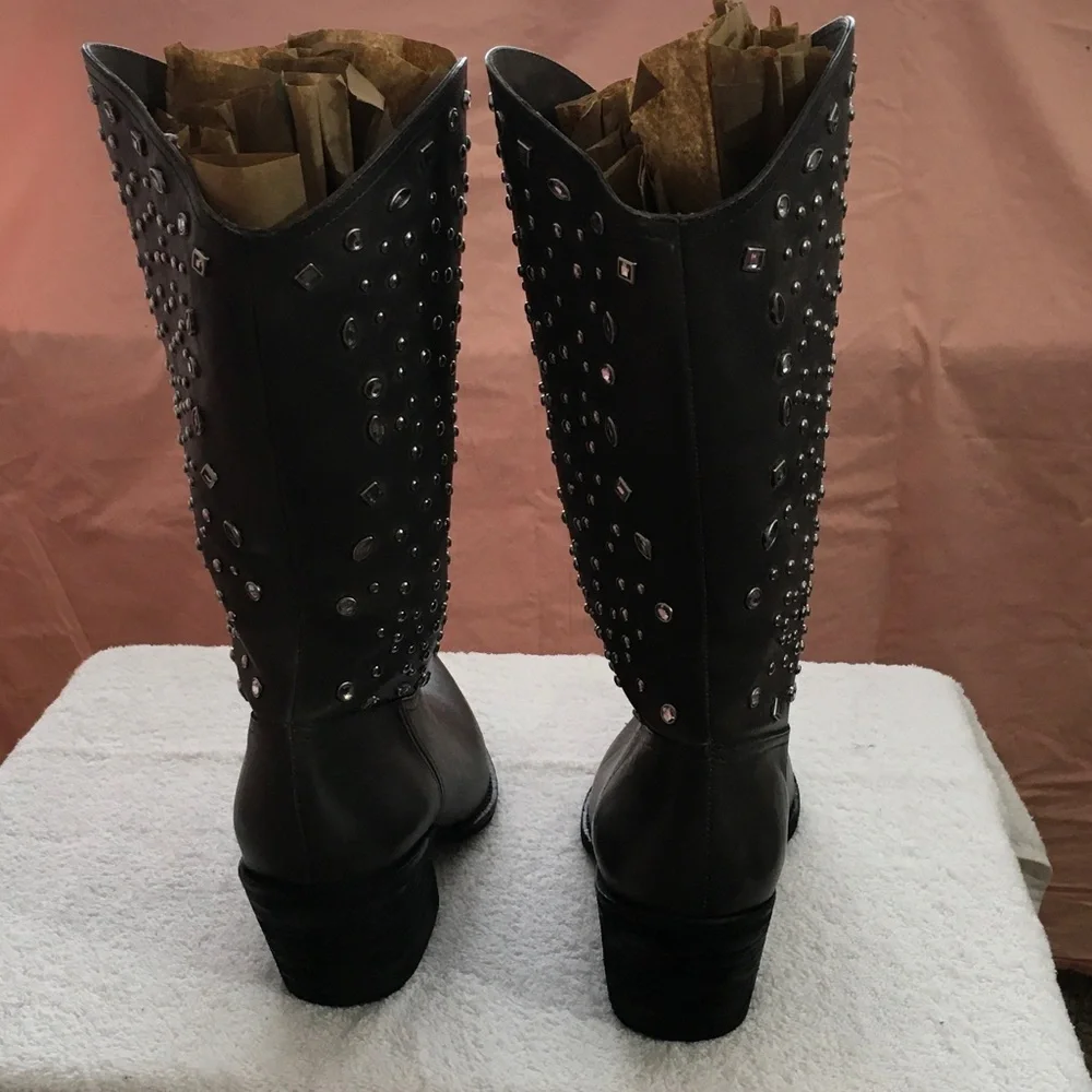 High boot - Picture 2 of 3